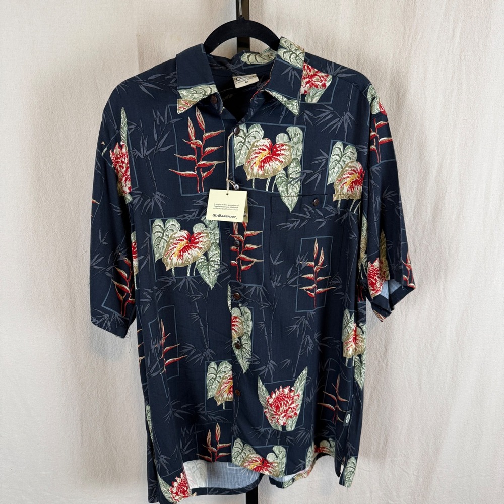 Go Barefoot Mens Hawaiian‎ Shirt Medium Navy Blue Tropical Floral Rayon USA NWT